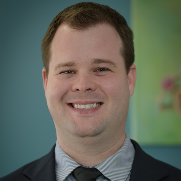 Dr. Kreistopher Valdes